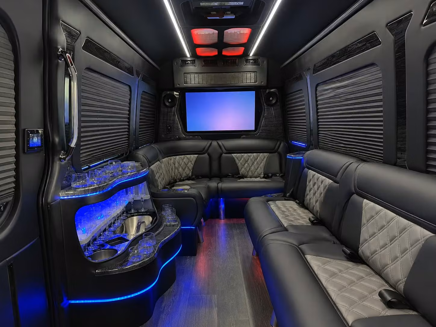 safe reliable prom night transportation across waco that parents and students both love